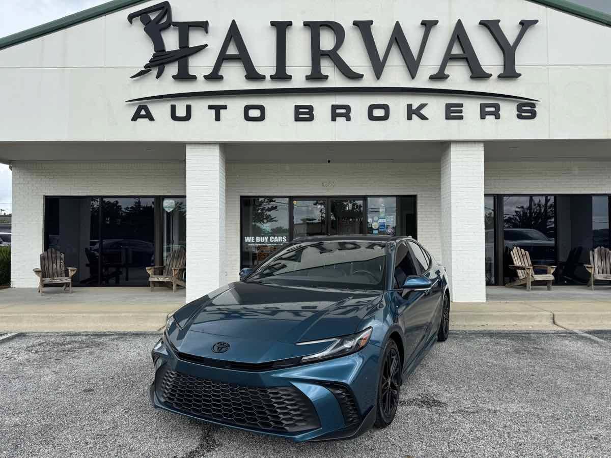 Used 2025 Toyota Camry SE FWD image 26
