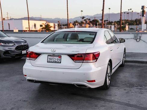 Used 2016 Lexus LS 460 w/ Comfort Package RWD image 9