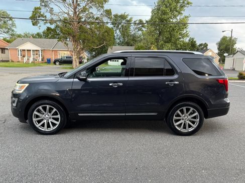 Used 2017 Ford Explorer Limited w/ Equipment Group 301A AWD/4WD image 10
