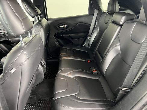 Used 2020 Jeep Cherokee Latitude Plus AWD/4WD image 18