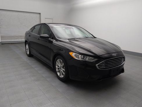 Used 2020 Ford Fusion SE image 13