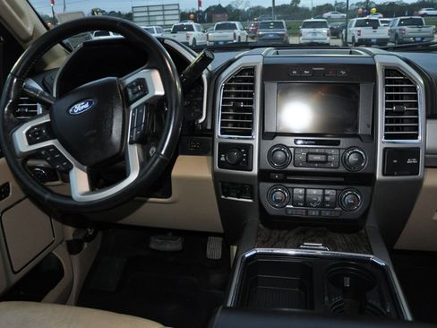 Used 2017 Ford F250 Lariat w/ Lariat Value Package image 19