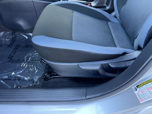 Used 2025 Nissan Versa SV FWD image 23