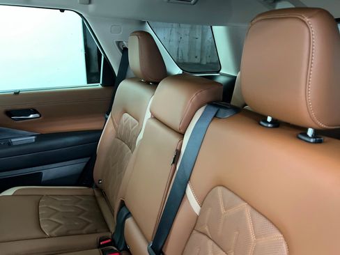 New 2026 Nissan Pathfinder Platinum image 20