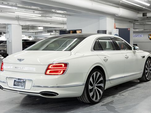 Used 2026 Bentley Flying Spur Plug-In Hybrid image 5