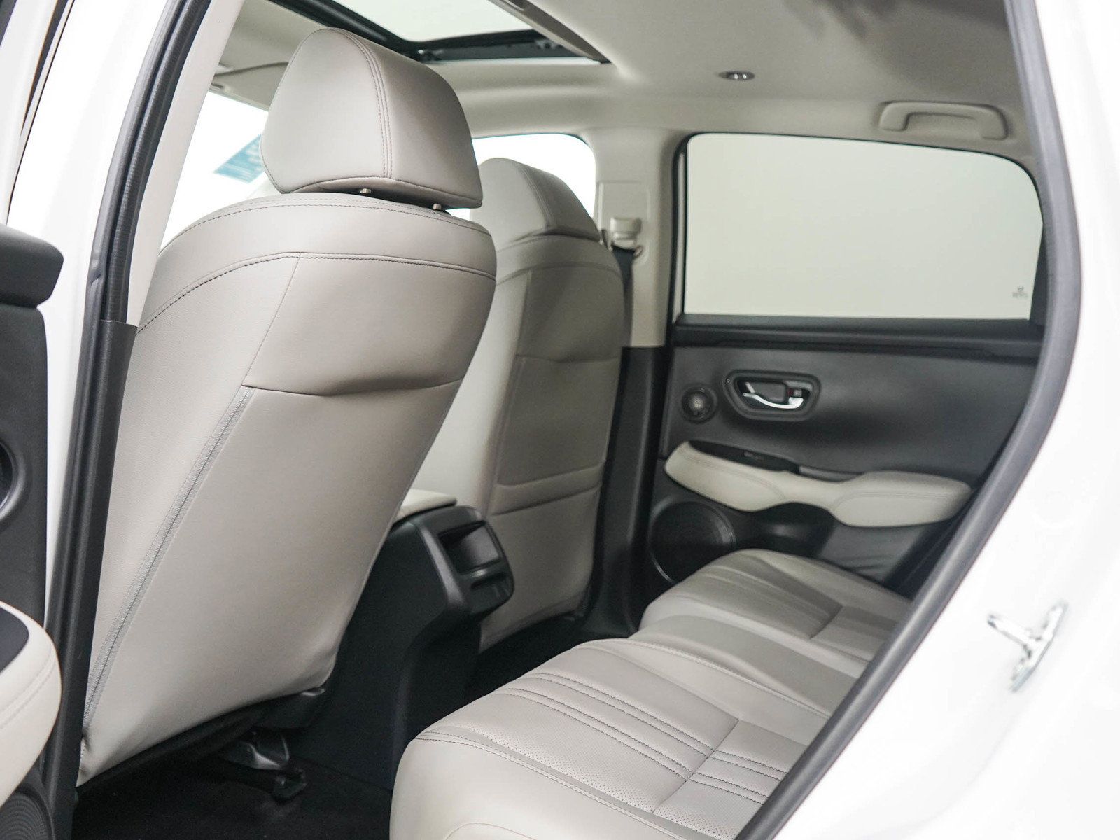 Used 2025 Honda HR-V EX-L image 17