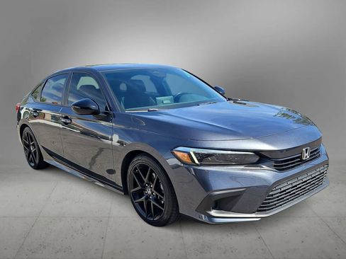 Used 2022 Honda Civic Sport image 2