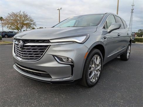 Used 2023 Buick Enclave Essence w/ Experience Buick Package image 8