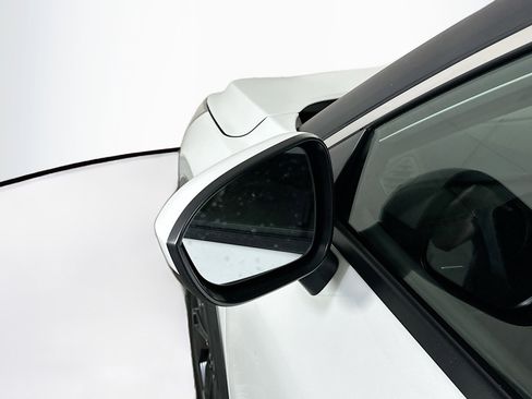 Used 2025 Nissan Rogue SV image 16