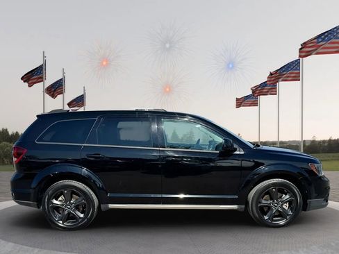 Used 2019 Dodge Journey Crossroad w/ Navigation Group image 3