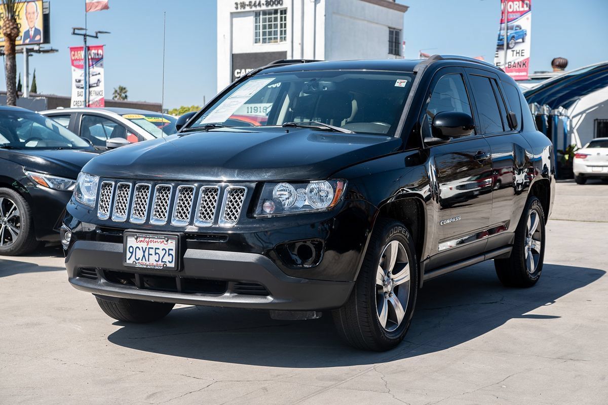 Used 2017 Jeep Compass High Altitude AWD/4WD image 11