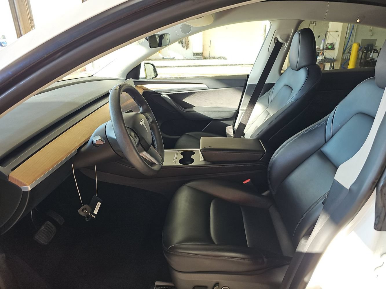 Used 2024 Tesla Model Y Long Range AWD/4WD image 9