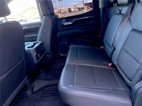 Used 2023 GMC Sierra 1500 SLT image 23