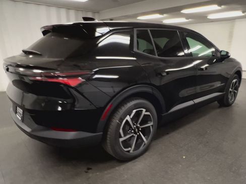 New 2026 Chevrolet Equinox EV LT image 42