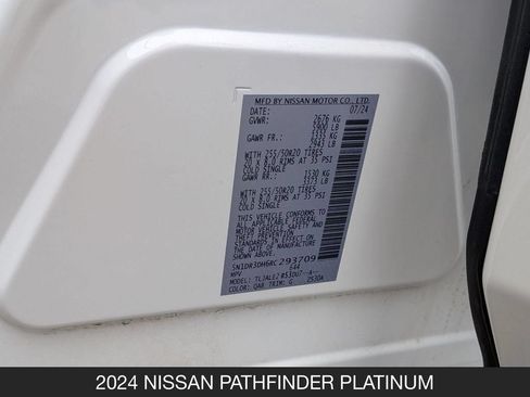 Used 2024 Nissan Pathfinder Platinum FWD image 27