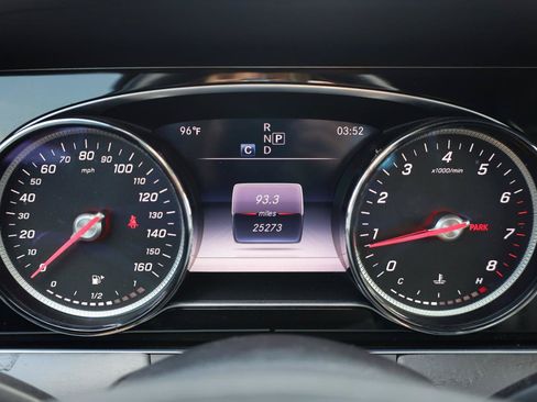 Used 2018 Mercedes-Benz E 300 image 10