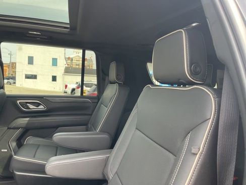 Used 2023 GMC Yukon XL SLT w/ SLT Luxury Package AWD/4WD image 20