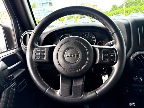 Used 2018 Jeep Wrangler Sport AWD/4WD image 16