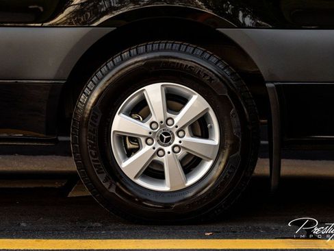 Used 2025 Mercedes-Benz Sprinter 2500 image 9