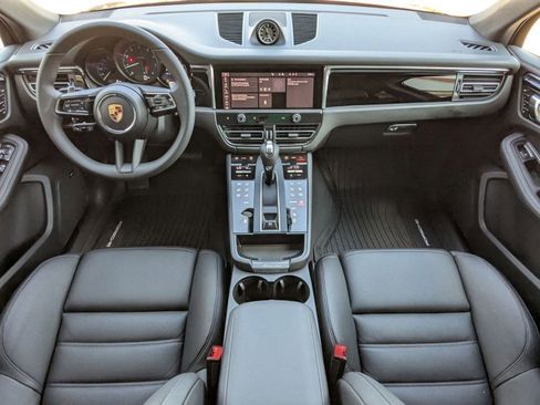 Certified 2026 Porsche Macan AWD/4WD image 22