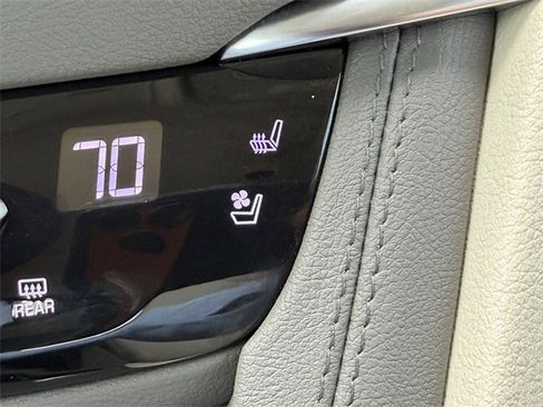 Used 2021 Cadillac XT5 Premium Luxury image 23