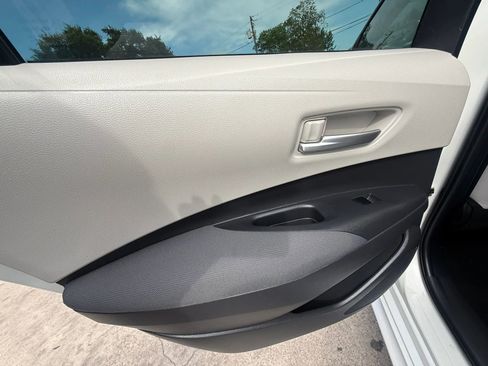 Used 2021 Toyota Corolla LE image 20