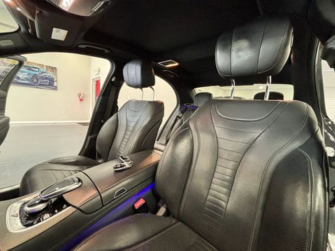 Used 2019 Mercedes-Benz S 560 Sedan image 11