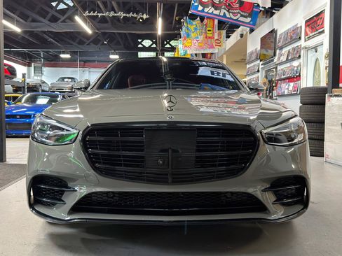 Used 2022 Mercedes-Benz S 580 4MATIC Sedan image 2