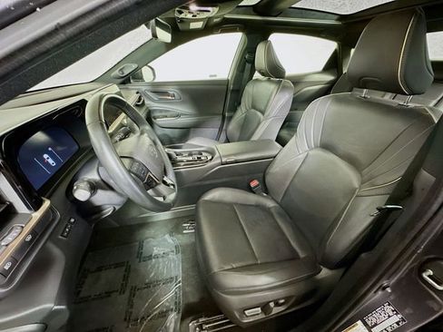 Certified 2024 Toyota Crown Limited image 12