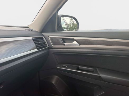Used 2020 Volkswagen Atlas SEL FWD image 22
