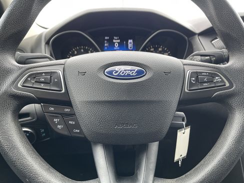 Used 2016 Ford Focus SE w/ Reverse Sensing Package image 14