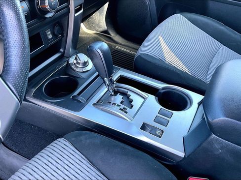 Used 2016 Toyota 4Runner SR5 AWD/4WD image 13
