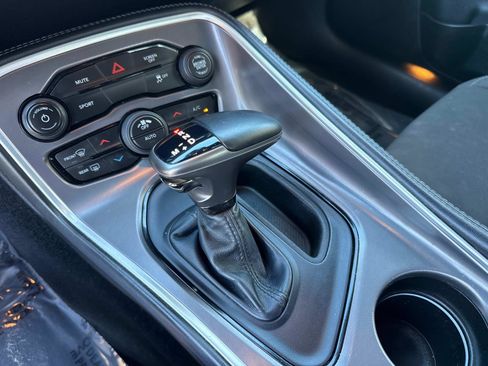 Used 2019 Dodge Challenger SXT image 20