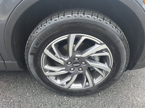 Used 2025 Lincoln Corsair AWD w/ Equipment Group 101A image 7