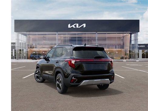 Certified 2025 Kia Seltos S image 4