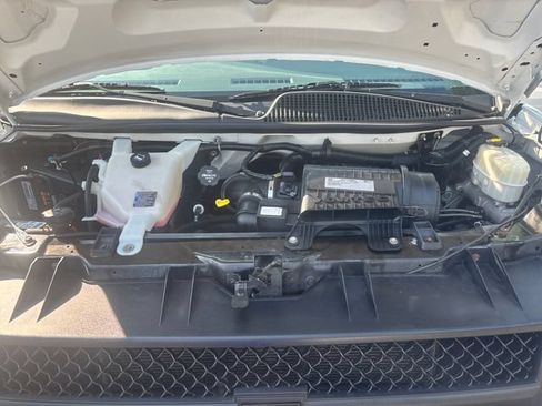 Used 2017 Chevrolet Express 2500 RWD image 19