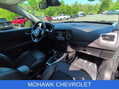 Used 2019 Jeep Compass Latitude w/ Popular Equipment Group AWD/4WD image 30