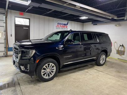 Used 2022 GMC Yukon XL SLT w/ SLT Premium Package