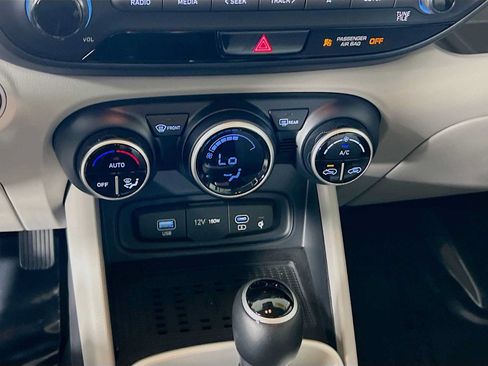 Certified 2026 Hyundai Venue SEL FWD image 16