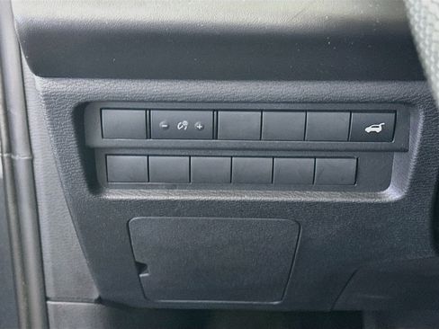 Used 2024 Mitsubishi Outlander SE AWD/4WD image 17