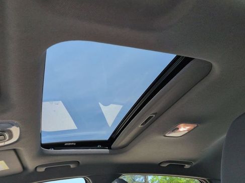 Used 2025 Hyundai Elantra SEL image 23