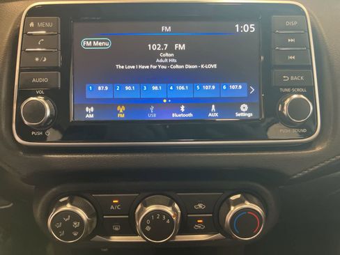 Used 2025 Nissan Versa S FWD image 17