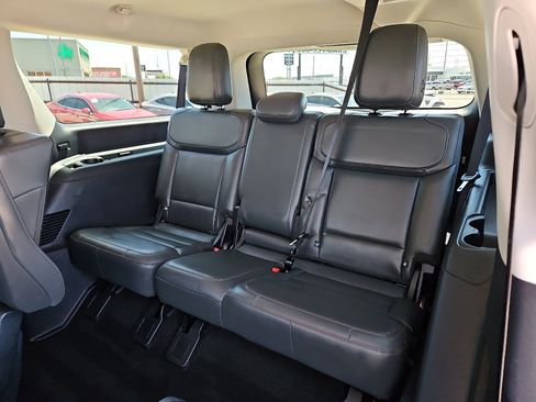Used 2025 Ford Expedition Max Active AWD/4WD image 8