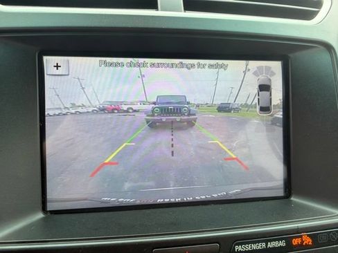 Used 2017 Ford Explorer XLT w/ Equipment Group 202A AWD/4WD image 19