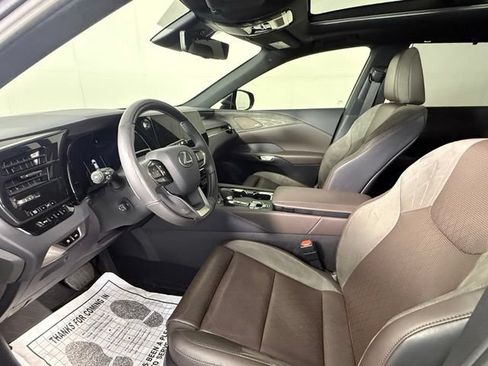 Used 2025 Lexus RX 350 w/ Convenience Package AWD/4WD image 5