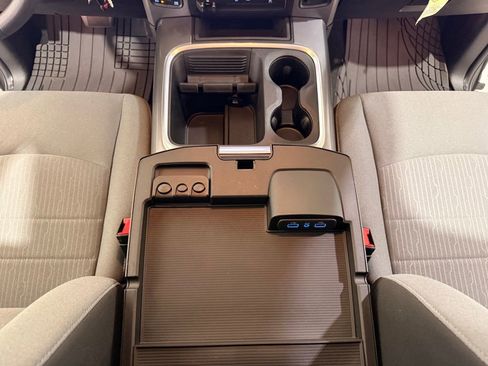 Used 2022 RAM 1500 Classic SLT w/ Electronics Group image 22