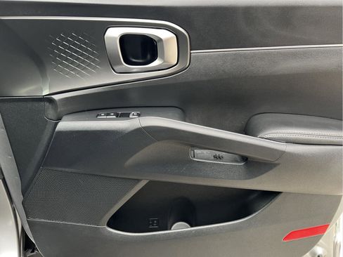 Used 2023 Kia Sorento EX image 10