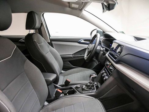 Used 2024 Volkswagen Taos SE AWD/4WD image 18