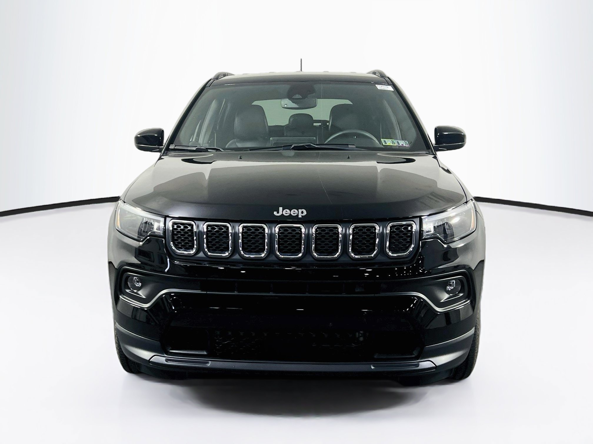 Used 2023 Jeep Compass Latitude AWD/4WD image 2