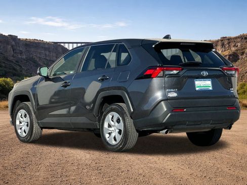 Used 2024 Toyota RAV4 LE AWD/4WD image 5